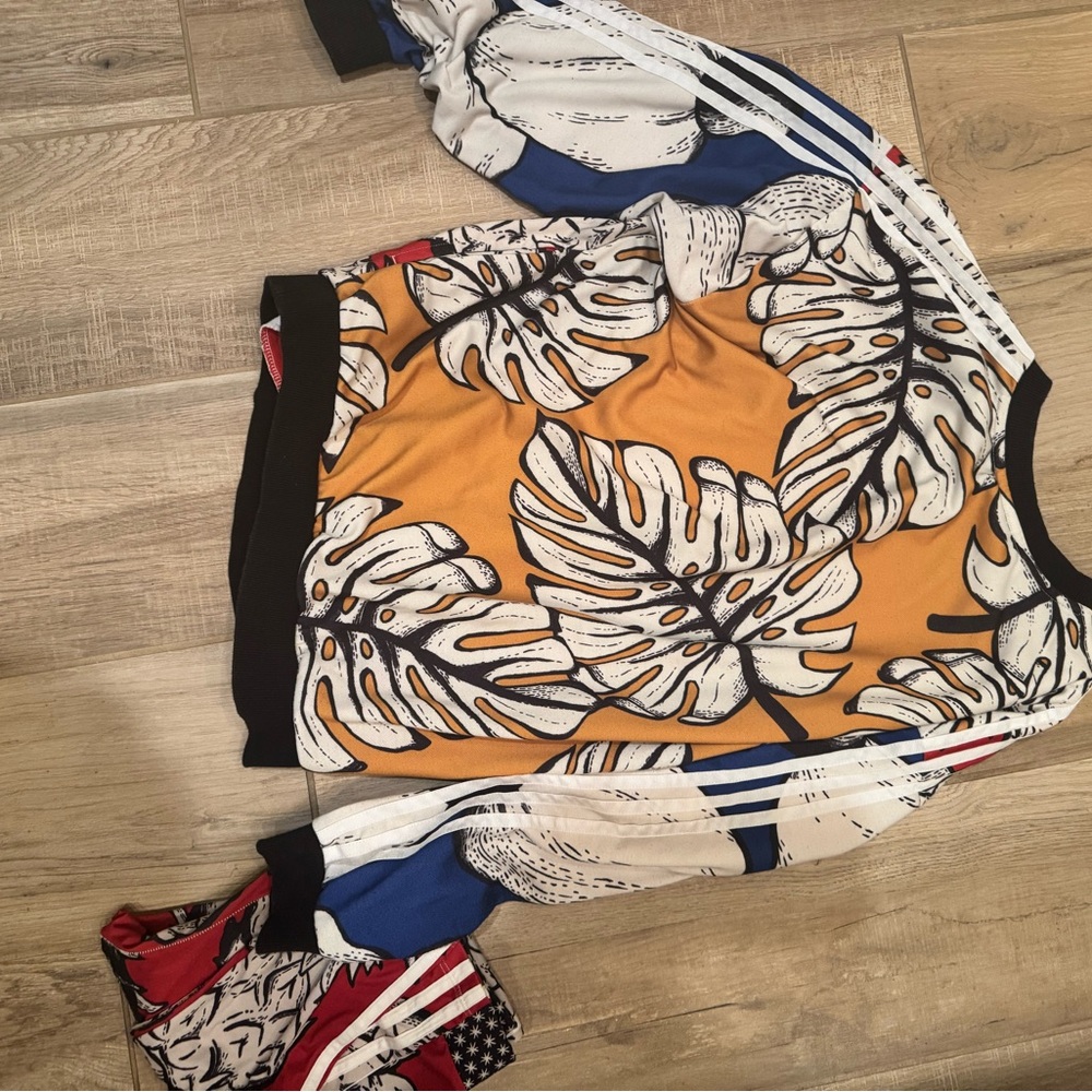 Adidas Farm Set - Picture 5 of 6